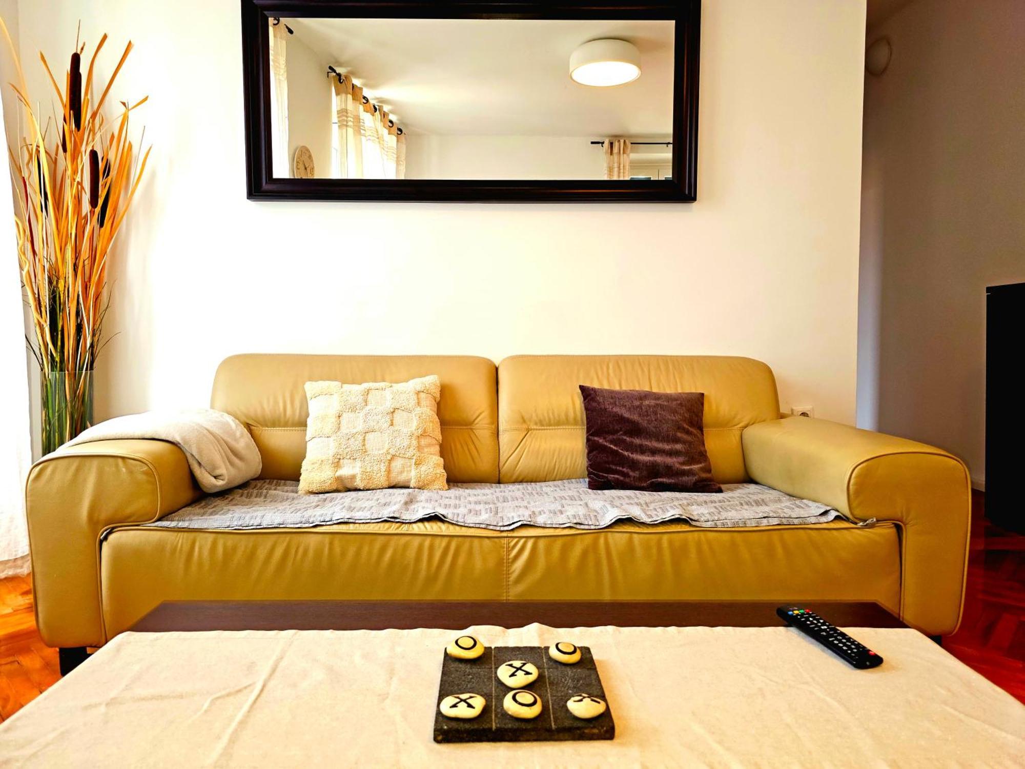 Apartman Square View ชิเบนิก ภายนอก รูปภาพ