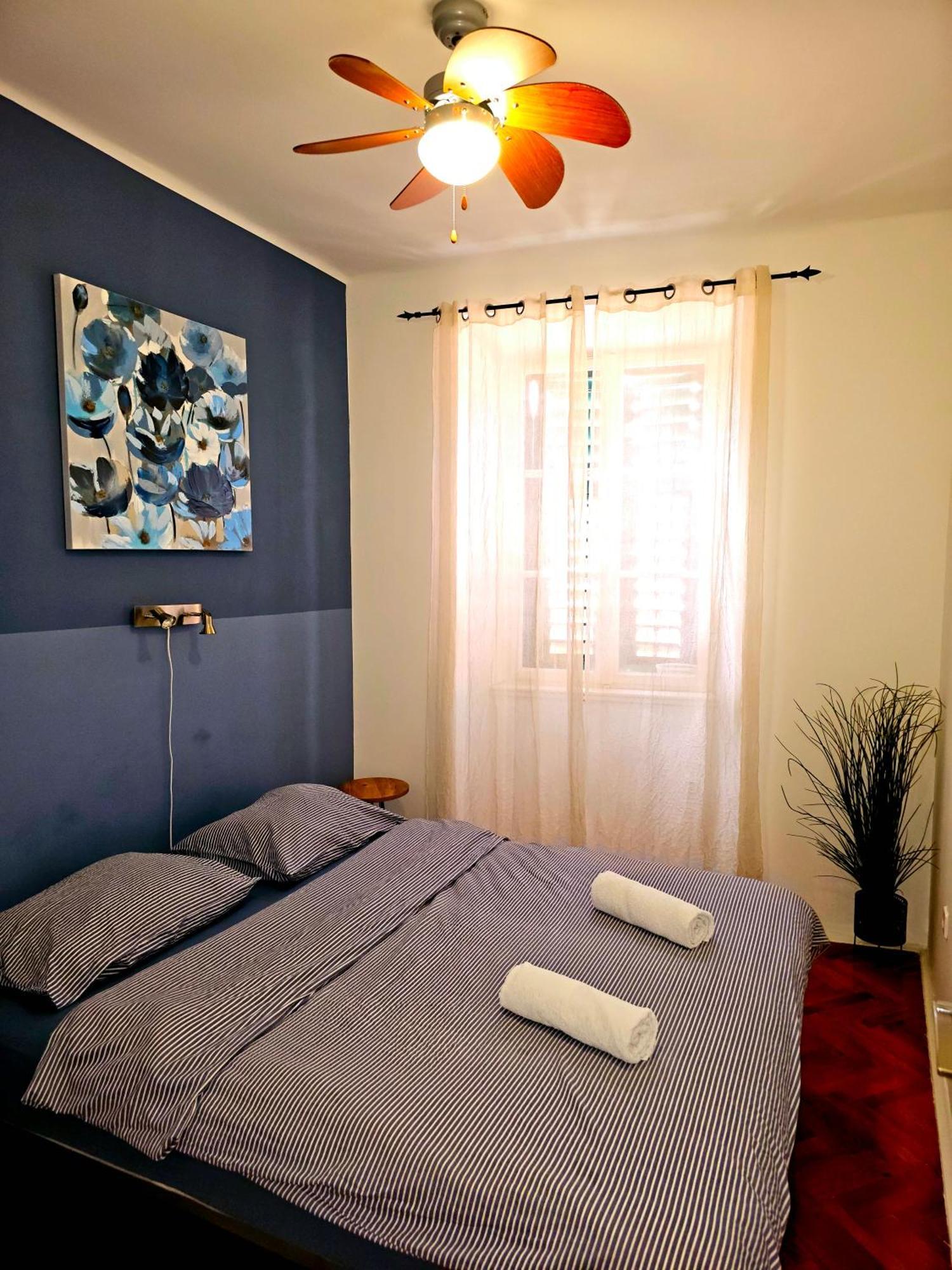 Apartman Square View ชิเบนิก ภายนอก รูปภาพ